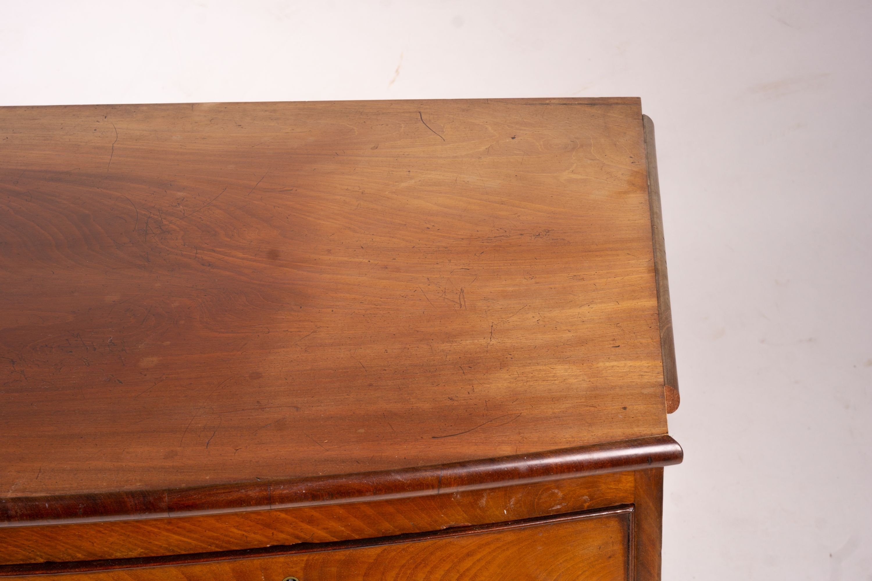 A Regency mahogany bow fronted chest, width 90cm, depth 50cm, height 90cm